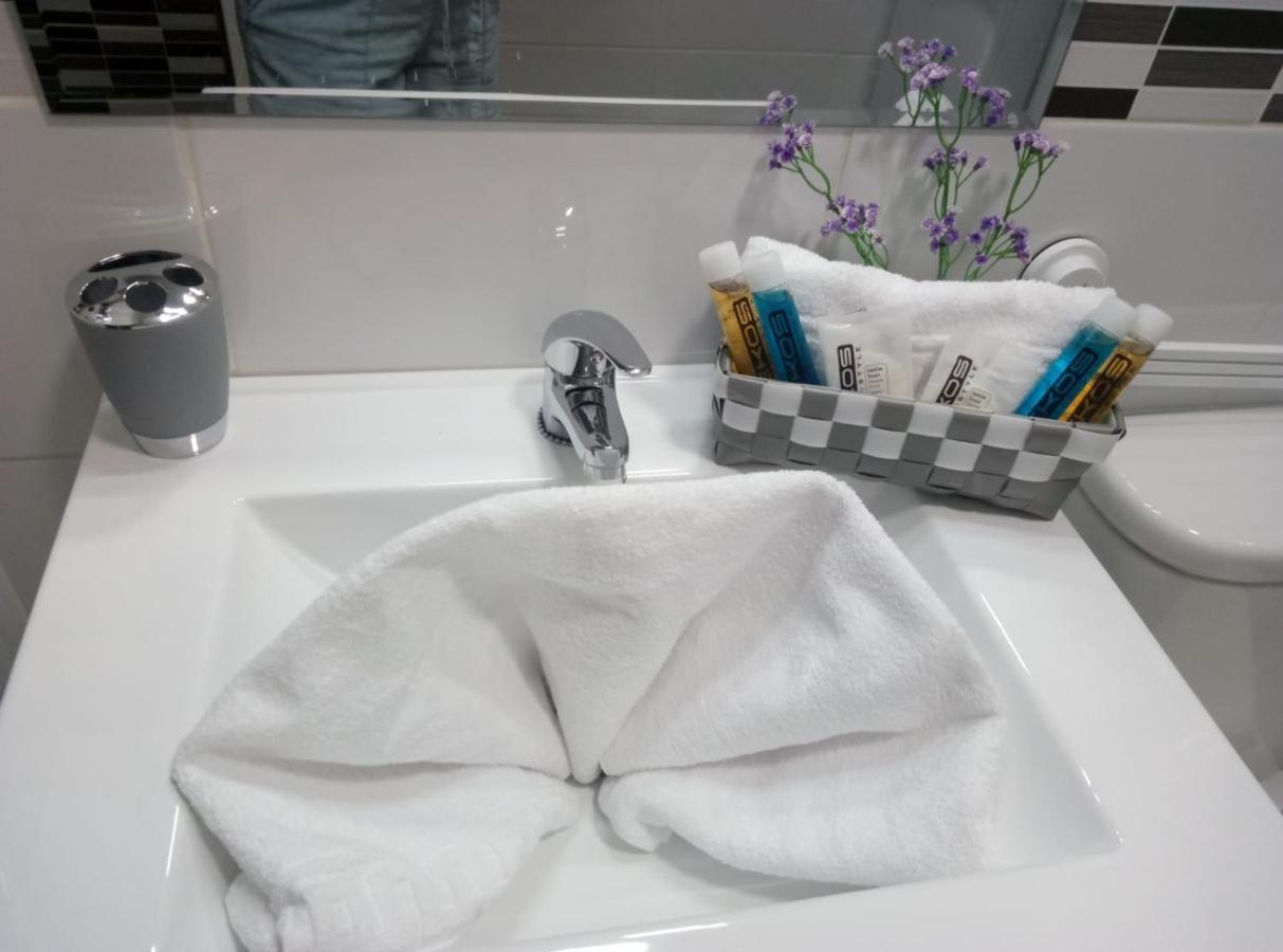 Apartament 5' Cc Yumbo Сан-Бартоломе Экстерьер фото